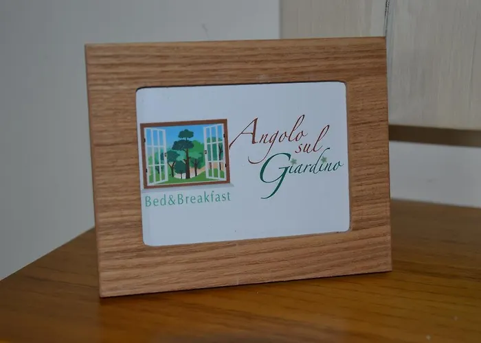 Angolo Sul Giardino Bed and Breakfast *